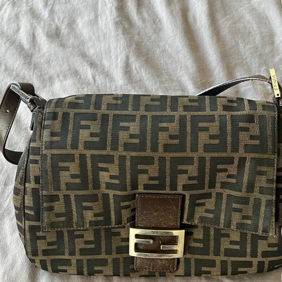 Fendi bag in new condition - Picture 1 of 2